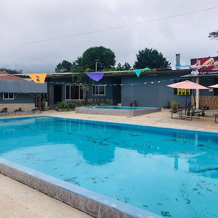 Isabella Hostel And Pool Alto Boquete Exteriér fotografie